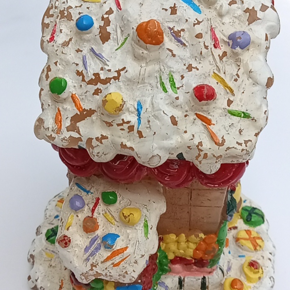 Vintage Gingerbread House Large Candle - Picture 7 of 16